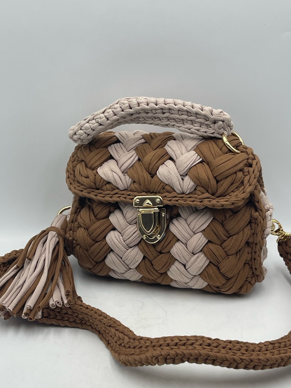 Chunky T-Shirt Yarn Crocheted Handbag w/ Detachable Strap & Gold Metal Hardware